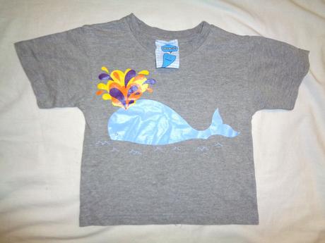 Pěkné šedé tričko s velrybou, 104