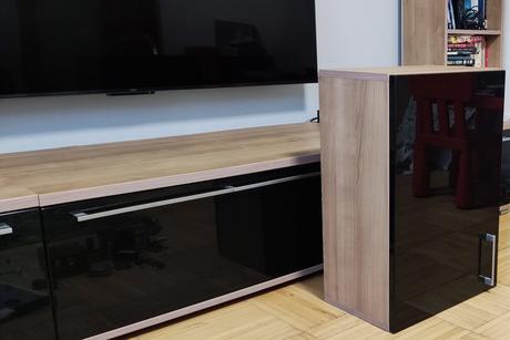 Prodám 2 skříňky rioart morgana / černý lesk,