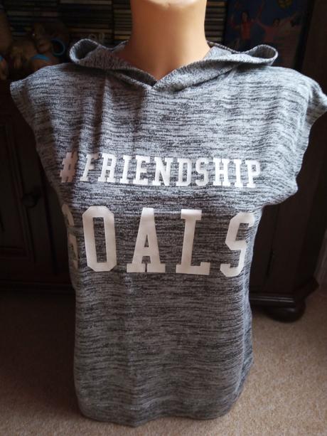 Vesta s kapucí zn."h&m" vel."146-152", h&m,152