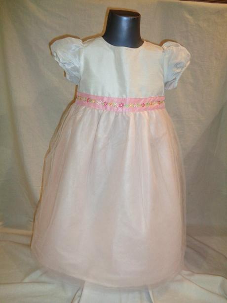 Krásné bílorůžové společenské šaty, 110