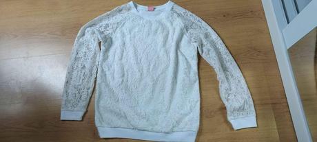 Bílý svetřík s krajkovymi rukávy yfk 146/152, 146