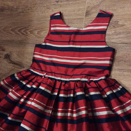 Slavnostní/vánoční šaty s bohatou sukní, matalan,128