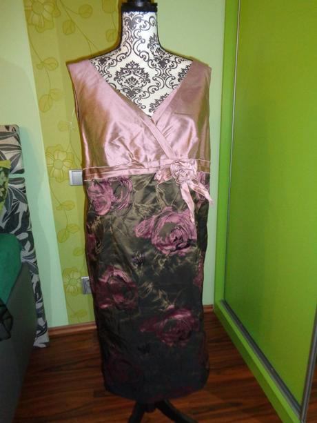 Luxusní šaty s růžemi - s bolerkem 48/50, 48