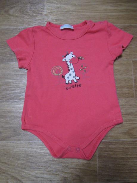 Body s krátkým rukávem, 74