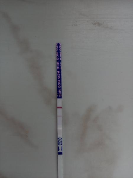 Pozitivní test a koronavirus. Máte zkušenost na začátku těhotenství?