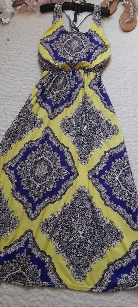 Boohoo pestré maxi šaty s vykrojenými zády, 42