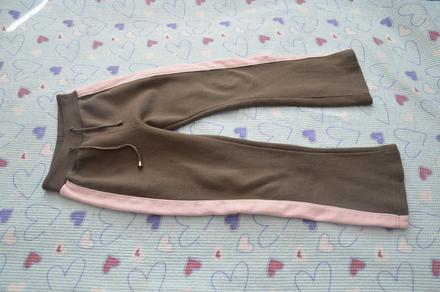 134, 140 teplé khaki tepláky, 134