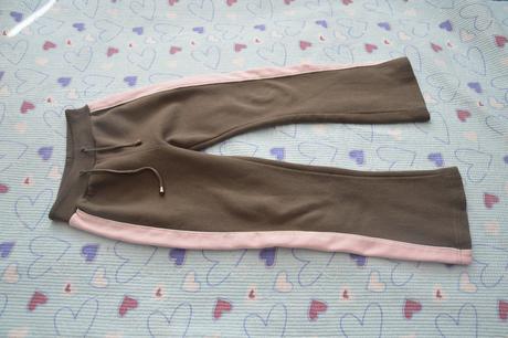 134, 140 teplé khaki tepláky, 134