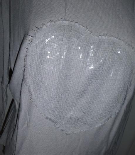 Pěkný svetřík se srdcem - vel.l-xl, l