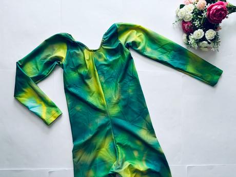 K1/ kostým elasticky dres  - v.cca 7/8 let, 