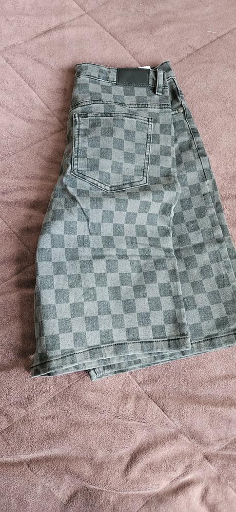 Kraťasy, sinsay,164