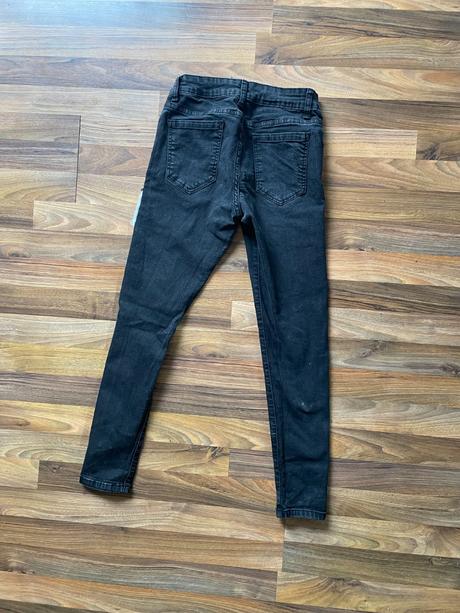 Černé džíny se záplatami a dřením, vel m i méně, f, m