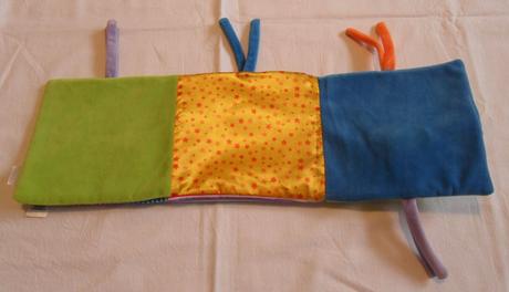 J1	knížka / hrací mantinel, 