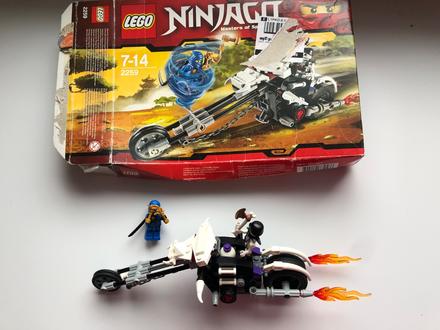 Lego ninjago 2259 motorka kostlivců,