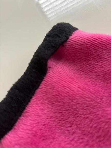 Dívčí nákrčník, 