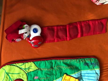 Hraci deka pro miminka, 