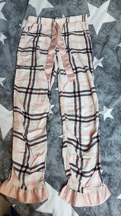 Pyžamové kalhoty, 134