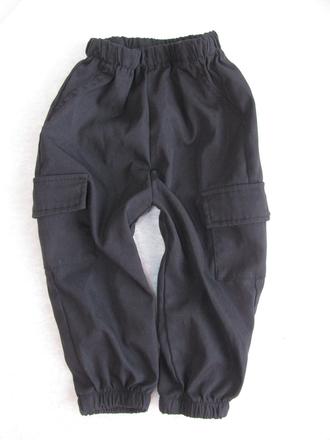 Černé pružné kalhoty, kapsáče, v pase do gumy, 86