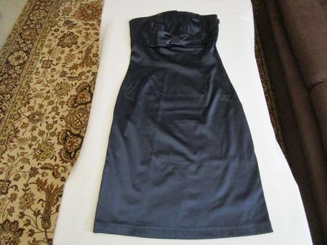 Velmi pěkné černé společenské šaty bez ramínek, xs