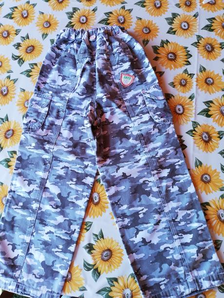 Kalhoty maskáčové holčičí vel. 4 - 5 let., cherokee,104