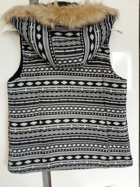 Stylová jarní vesta s kožíškem, m