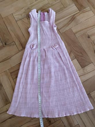 Růžové šaty, 110