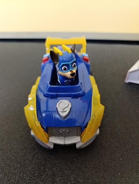 Věž tlapková patrola s autem a pejsky,