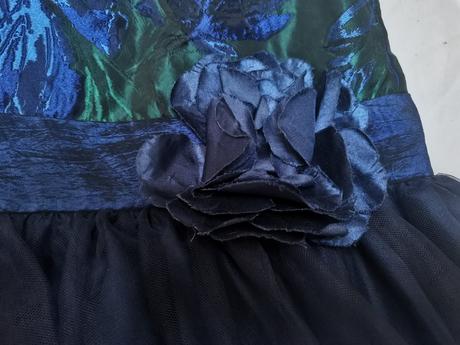 Sváteční šaty vel.140, tu,140