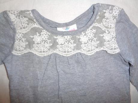 Nádherné šedé tričko s krajkou, topomini,74