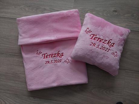 Deka s výšivkou jména na přání-více barev a obrázk,