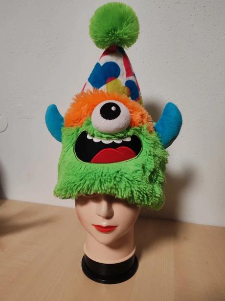 Plyšová čepice strašidlo,