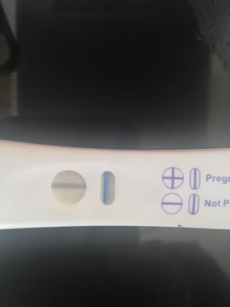 Jsem 7dpo-nevím, ale zdá se mi, že tam vidím stín. Co Vy děvčata 🙏?