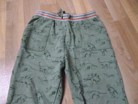 Tepláky dino vel. 4-5, 110