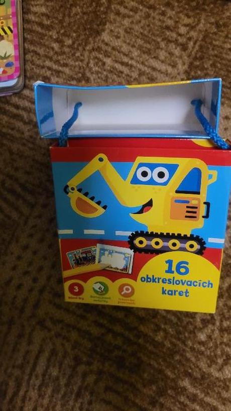 Omalovánky, šablony a dřevěné ozdoby,