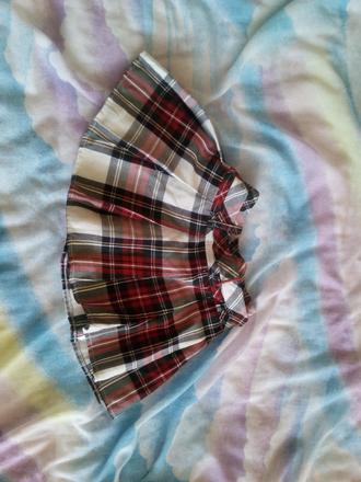 Kostkovaná sukně, 104