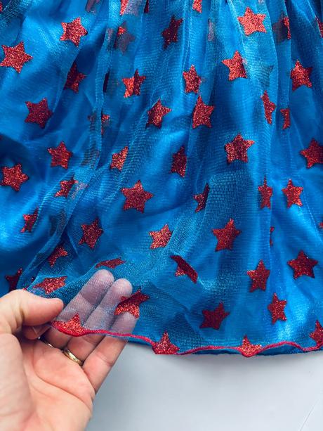 St4/ kostým šaty capitanka america - v.7/8 let, 