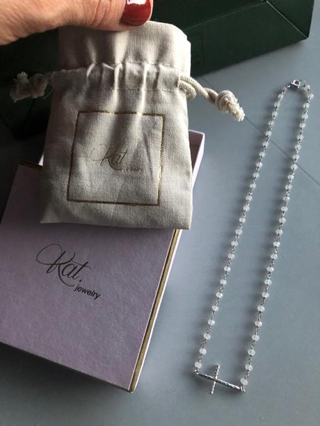 Křížek tepaný stříbro katdot růžový chalcedon, 