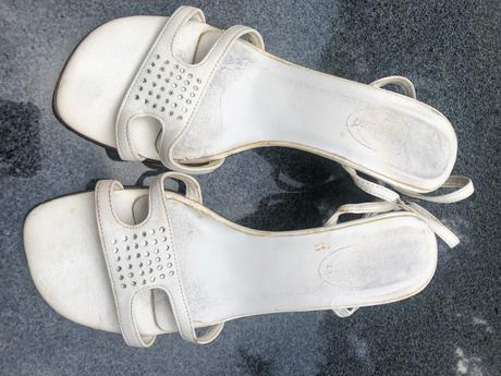 Bile sandaly na podpadku 36, graceland,36