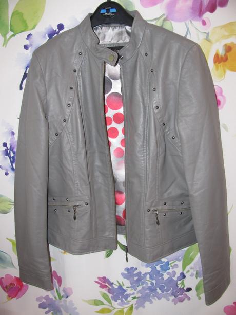 Dámská šedá bunda ze speciální jemné kůže, 46