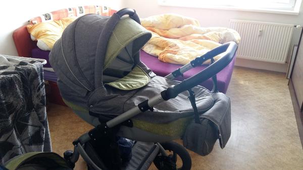 Značka kočárku - poznáte ho někdo?