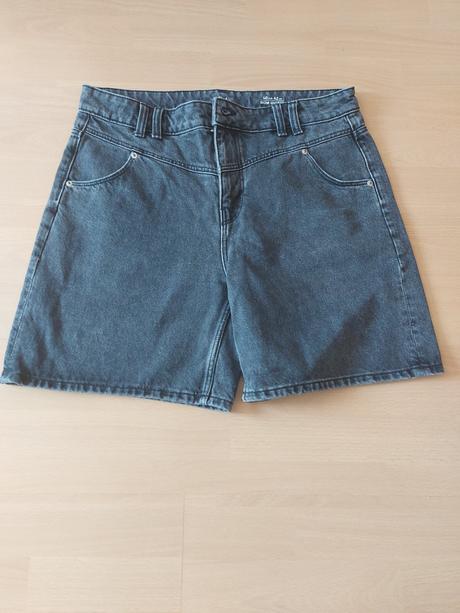 Šortky, c&a,40