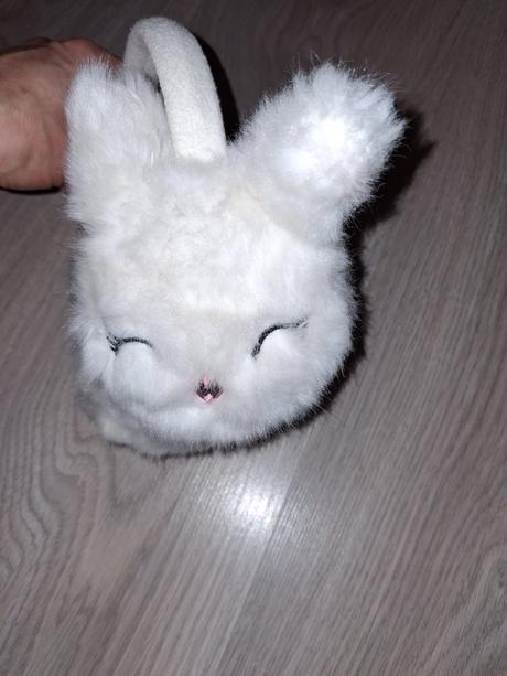 Plyšová sluchátka, 134