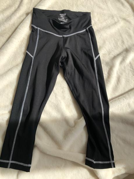 Sportovní legíny 3/4 černé xs reebok, reebok,xs