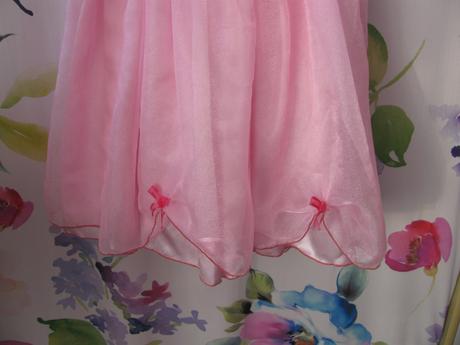 Krásné růžové sváteční šaty, princezna, 122