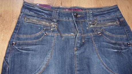 Nová sukně vel. s, včetně visačky, s