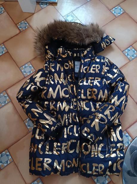 Zimní kabát s pravou kožešinou, 140