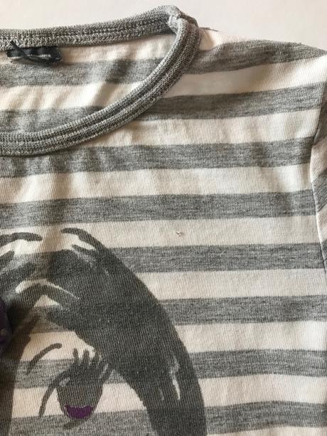 Pruhované tričko, 104