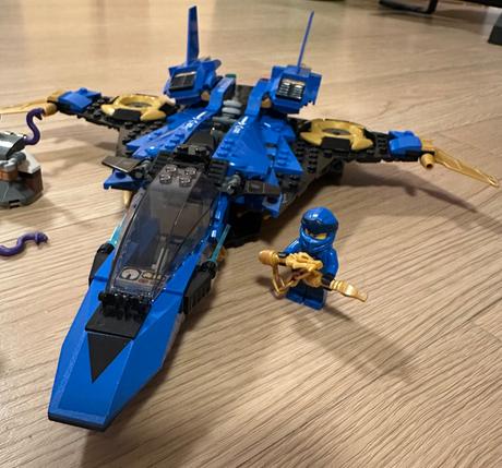 Lego ninjago jayův bouřkový štit 70668, 