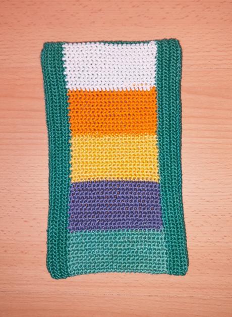 Ručně háčkované pouzdro/kabelka,