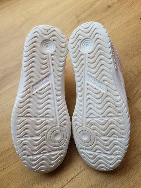 Sálové tenisky zn. artengo vel. 32, 32